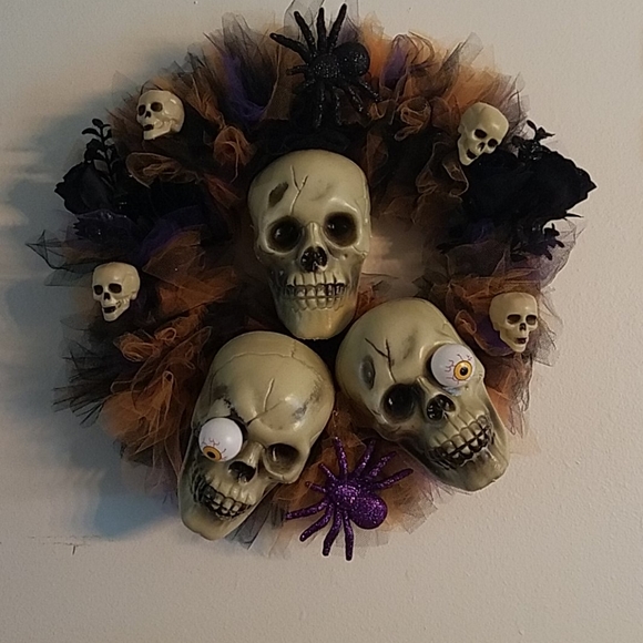 Halloween wreath - Picture 1 of 1